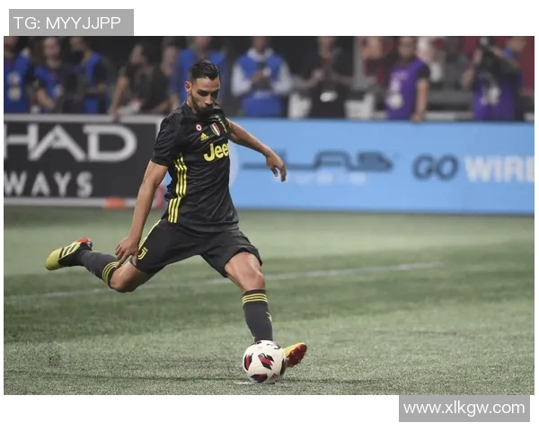 足球明星身材展示集锦高清图片欣赏尽显运动魅力与健康风采